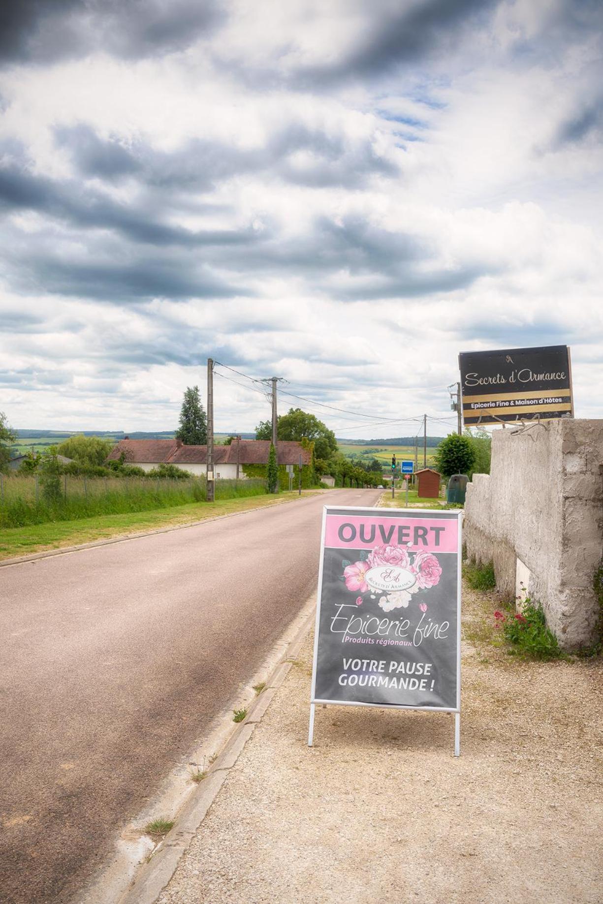 Gite De Charme, Grand Confort Marolles-sous-Lignieres Exteriör bild